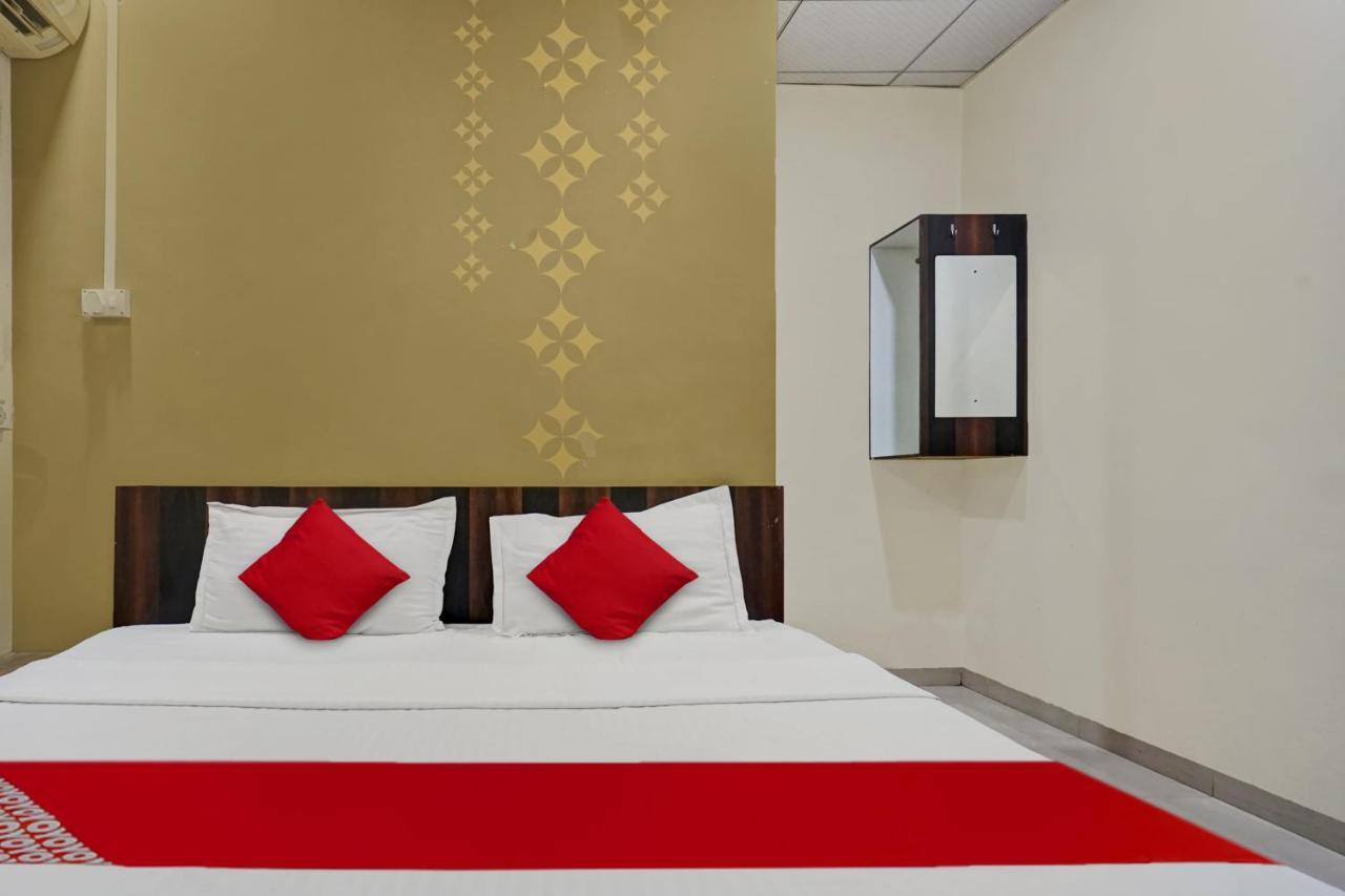 Oyo Flagship Sai Satyam Lodge Pune Exterior foto
